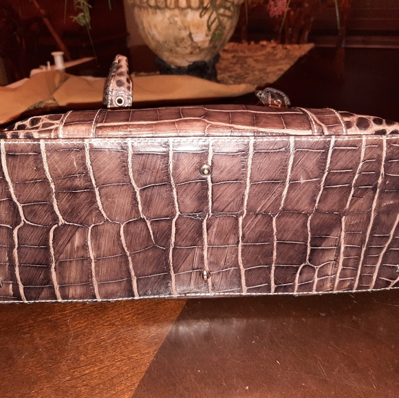 Dooney & Bourke handbag - Picture 5 of 6